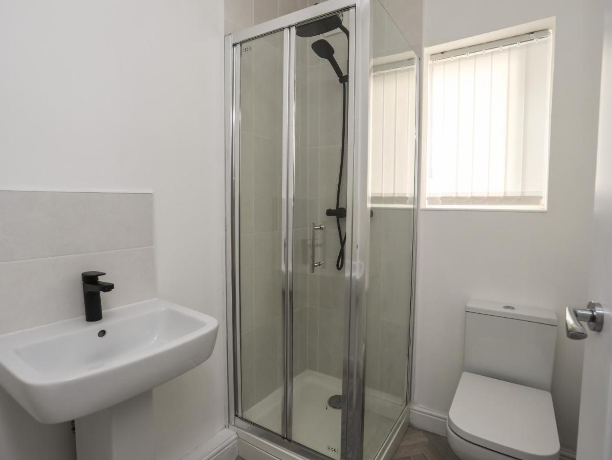 Port Apartment 1 Holyhead Exterior foto